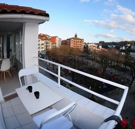 Apartamentos Urdaibai 5 Бермео Екстер'єр фото